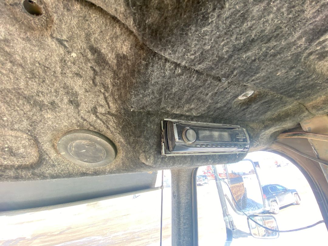 1997 MOXY MT-30 - Image 14